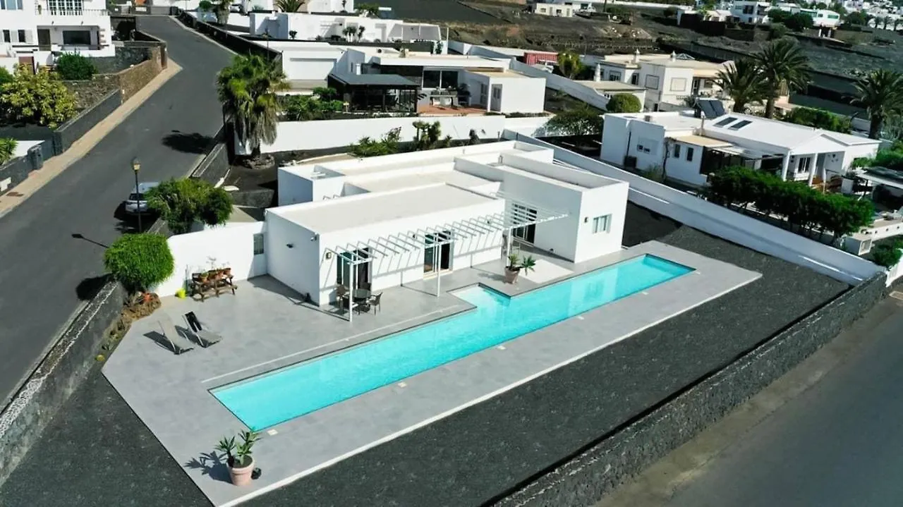Holiday home Casa Conil With A Private 25 Meter Heated Pool Villa