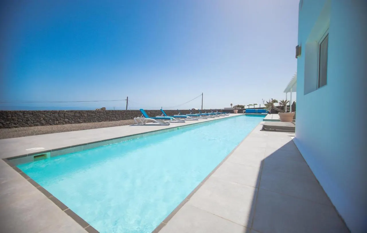 Holiday home Casa Conil With A Private 25 Meter Heated Pool Villa